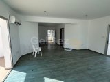 Girne Merkez, Lefkoşa Çemberinde Geniş Teraslı Ticari İzinli Kiralık Ofis 1.500 STG / +905338202343
