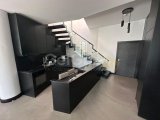 Girne Merkez, Sıfır Eşyalı Çatı Teraslı Kiralık 2+1 Ticari İzinli Ofis 1400 STG / +905338202346