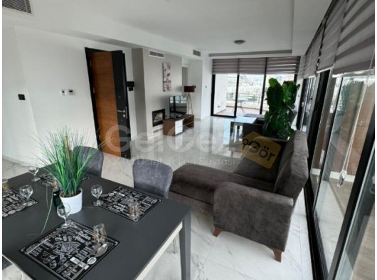 Girne Merkez, Deniz Manzaralı Kiralık 3+1 Penthouse 1300 STG / +905338202346
