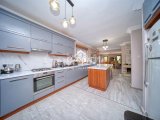 Girne Merkezinde Satılık Özel Konumlu 4+2 Villa
