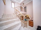 Girne Merkezinde Satılık Özel Konumlu 4+2 Villa