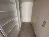Girne'de Merkez, Pasha Otelin Yanında Ticari İzinli Kiralık 2+1 Ofis 2.000 STG / +905338202343