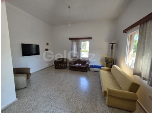 Girne Karaoğlanoğlu, GAÜ'ye Yakın Kiralık 1+1 Daire 500 STG / +905338202346
