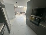 Girne Ozanköy, Çok Temiz 4+1 Triplex Villa 2000 STG / +905338202346