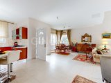 KIBRIS GİRNE OZANKÖY'DE ANA CADDEYE YAKIN SATILIK YETKİLİ 6+1 ÇOK ÖZEL VİLLA **