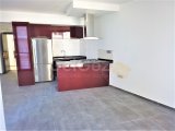 KKTC GİRNE MERKEZİNDE DENİZ VE DAĞ MANZARALI SATILIK STÜDYO DAİRE **