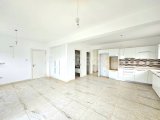 KKTC Girne Alsancak'ta Merit Hotels View'e Yakın Satılık 3 Yatak Odalı Daire