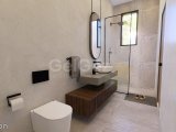 Kıbrıs Girne Çatalköy'de Dağ ve Deniz Manzaralı ve Havuzlu 4+1 Villa Satılık