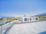 Girne Bellapais Bölgesinde, Türk Malı, Triplex, 5+2, Yüzme Havuzlu Kiralık Lüks Villa