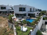 Girne Bellapais Bölgesinde, Türk Malı, Triplex, 5+2, Yüzme Havuzlu Kiralık Lüks Villa