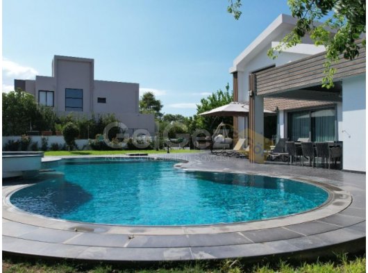 Kıbrıs Girne Bellapais Bölgesinde Satılık Türk Koçanlı 5+2 Havuzlu Süper Lüks Villa