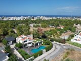 Kıbrıs Girne Bellapais Bölgesinde Satılık Türk Koçanlı 5+2 Havuzlu Süper Lüks Villa