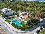 Kıbrıs Girne Bellapais Bölgesinde Satılık Türk Koçanlı 5+2 Havuzlu Süper Lüks Villa