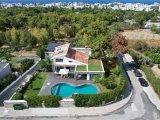 Kıbrıs Girne Bellapais Bölgesinde Satılık Türk Koçanlı 5+2 Havuzlu Süper Lüks Villa