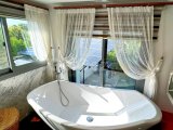 Kıbrıs Girne Bellapais Bölgesinde Satılık Türk Koçanlı 5+2 Havuzlu Süper Lüks Villa