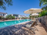 Kıbrıs Girne Doğanköy Bölgesinde Site İçerisinde Satılık Lüx 3+1 Peyzajlı Villa