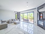Kıbrıs Girne Doğanköy Bölgesinde Site İçerisinde Satılık Lüx 3+1 Peyzajlı Villa
