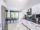 Kıbrıs Girne Doğanköy Bölgesinde Site İçerisinde Satılık Lüx 3+1 Peyzajlı Villa