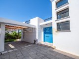 Kıbrıs Girne Doğanköy Bölgesinde Site İçerisinde Satılık Lüx 3+1 Peyzajlı Villa