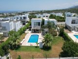 Kıbrıs Girne Amerikan Üniversitesi Çevre Yolu Üzerinde 915 M2 Arsa İçerisinde 4+1 Satılık Havuzlu Villa