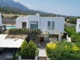 Kıbrıs Girne Amerikan Üniversitesi Çevre Yolu Üzerinde 915 M2 Arsa İçerisinde 4+1 Satılık Havuzlu Villa