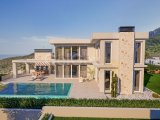 Kıbrıs Girne Karmi Bölgesinde Ful Deniz Manzaralı Ultra Lüks 5+1 Satılık Villalar