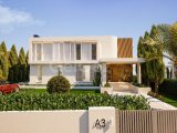 Kıbrıs Girne Karmi Bölgesinde Ful Deniz Manzaralı Ultra Lüks 5+1 Satılık Villalar