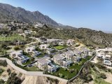Kıbrıs Girne Karmi Bölgesinde Ful Deniz Manzaralı Ultra Lüks 5+1 Satılık Villalar