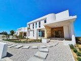 Kıbrıs Girne Karmi Bölgesinde Ful Deniz Manzaralı Ultra Lüks 5+1 Satılık Villalar