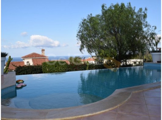 Girne Zeytinlik Satılık Türk Koçanlı 4+2 Deniz ve Dağ Manzaralı Villa 750.000STG/+905338881419