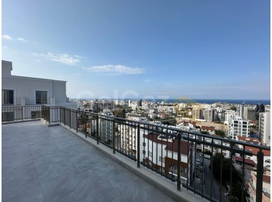Girne Merkez Kiralık 3+1 Penthouse 1500 STG/+905338881419
