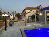 Girne Alsancak Merit otel karşısı günlük kiralık 3+1 villa 300 STG/+905338881419