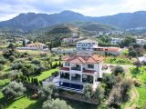 Kıbrıs Girne Alsancak Bölgesinde Satılık Lüks 6+1 Villa