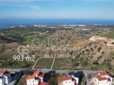 Kıbrıs Girne Arapköy Bölgesinde Kesintisiz Deniz Manzarılı Villa Yapımına Uygun 993 m2 Satılık Arsa