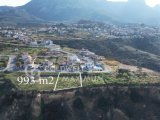 Kıbrıs Girne Arapköy Bölgesinde Kesintisiz Deniz Manzarılı Villa Yapımına Uygun 993 m2 Satılık Arsa