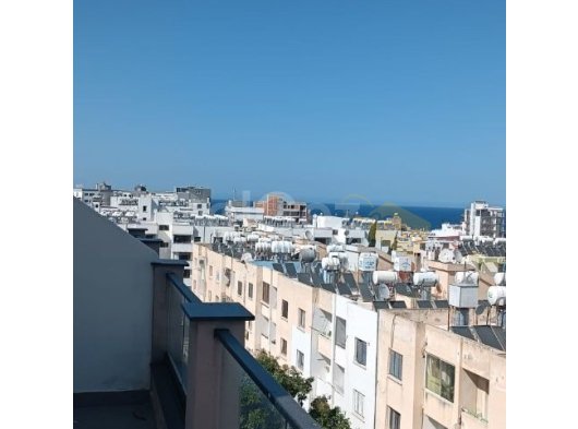 Girne Merkez Satılık 1+1 Penthouse 129.900 STG/+905338881419