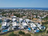 Girne Bellapais Bölgesinde 555 m2 Arsa İçerisinde Kiralık Lüx Türk Malı Triplex Villa