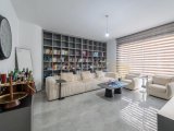Girne Bellapais Bölgesinde 555 m2 Arsa İçerisinde Kiralık Lüx Türk Malı Triplex Villa