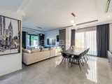 Girne Bellapais Bölgesinde 555 m2 Arsa İçerisinde Satılık Lüx Türk Malı Triplex Villa
