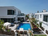 Girne Bellapais Bölgesinde 555 m2 Arsa İçerisinde Satılık Lüx Türk Malı Triplex Villa