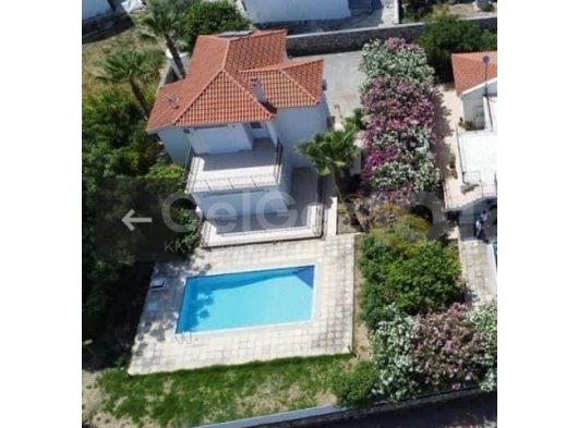 Girne Lapta Kiralık 3+1 Havuzlu Villa 1300 STG/+905338881419