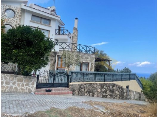 Lapta Başpınar Satılık 4+1 Havuzlu Villa 430.000 STG/+905338881419