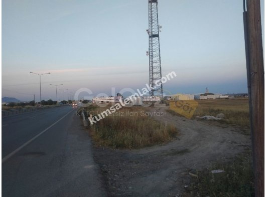 Lefkoşa Alayköy'de Türk Malı Ana Yolu Üstünde Satılık Arazi
