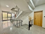 Girne Merkezde Geniş Alanlı 1+1 Satılık Daire