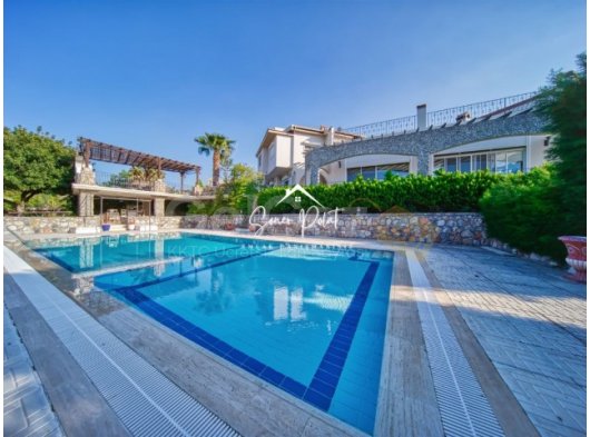 Kıbrıs Girne Alsancak'da Satılık Çok Özel 4+2 Villa