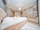 Girne Alsancak'da Çok Özel Konumda Satılık 3+2 Lüks Villa