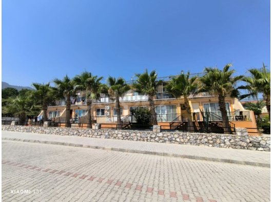 Girne Arapköyde Satılık komple bina site içerisinde