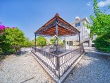 Kıbrıs Girne Bellapais'de Satılık Havuzlu Villa