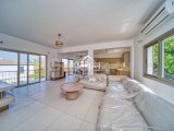 Kıbrıs Girne Bellapais'de Satılık Havuzlu Villa