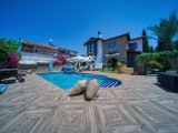 Kıbrıs Girne Çatalköy'de Satılık 4+1 Havuzlu Villa